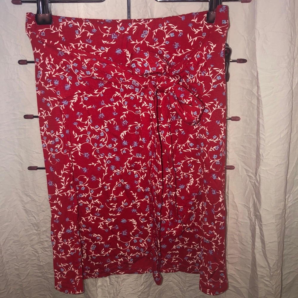 Pretty Little Thing red crop top + mini skirt set - Picture 5 of 5